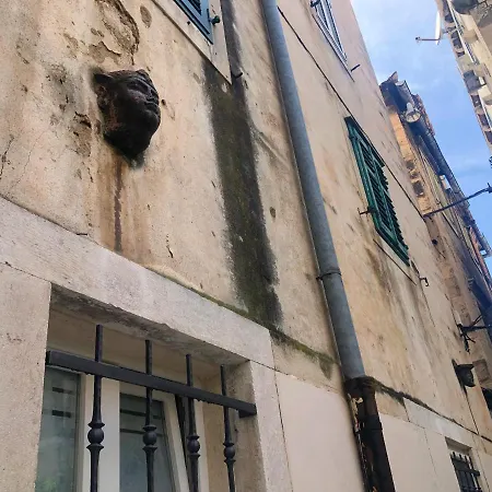 Nono And Nona In Diocletians Palace *