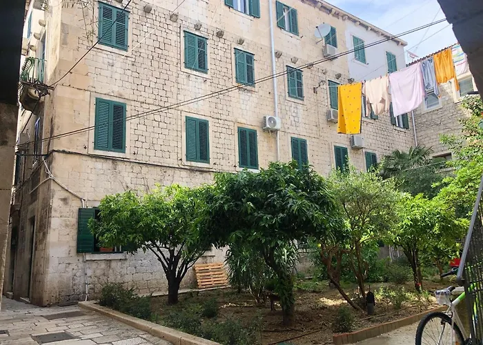 アパート Nono And Nona In Diocletians Palace *